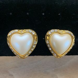 Joan Rivers Clip on earrings